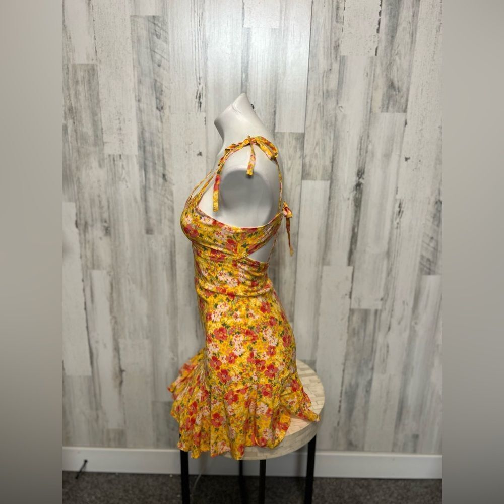 Wild Fable Yellow Floral Tie Strap Dress Womens Size Extra Small XS Cutout Ruffl - Picture 2 of 6